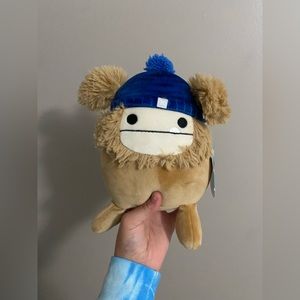 Benny the 6 inch squishmallow